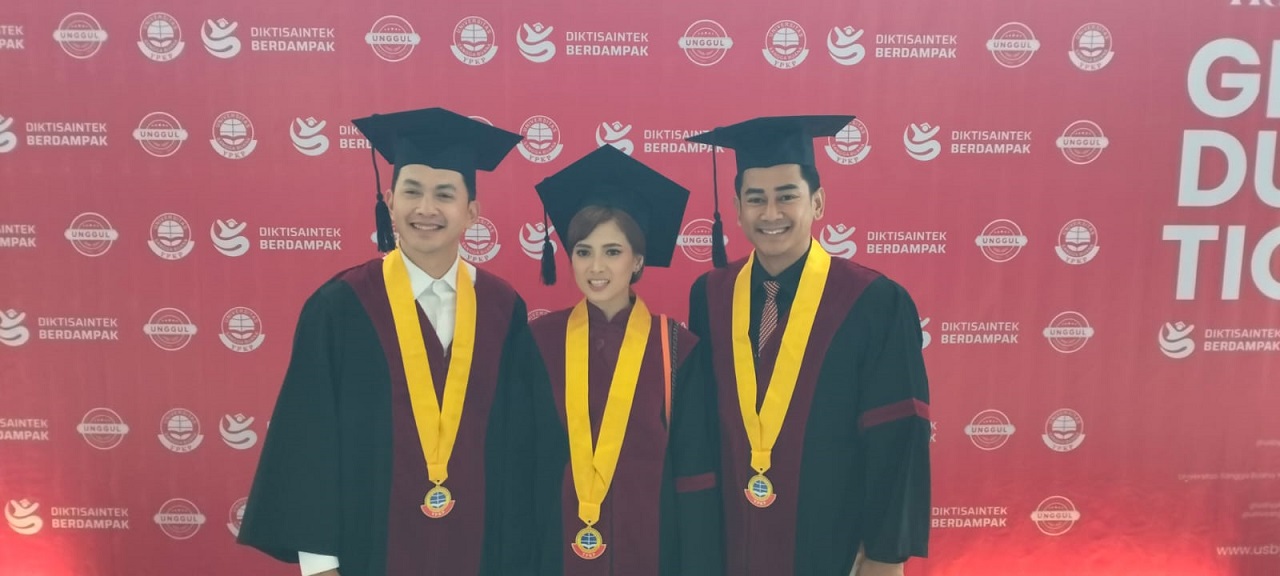 Wisuda XXII USB YPKP Bandung, 3 Artis Lanjut ke Program Magister